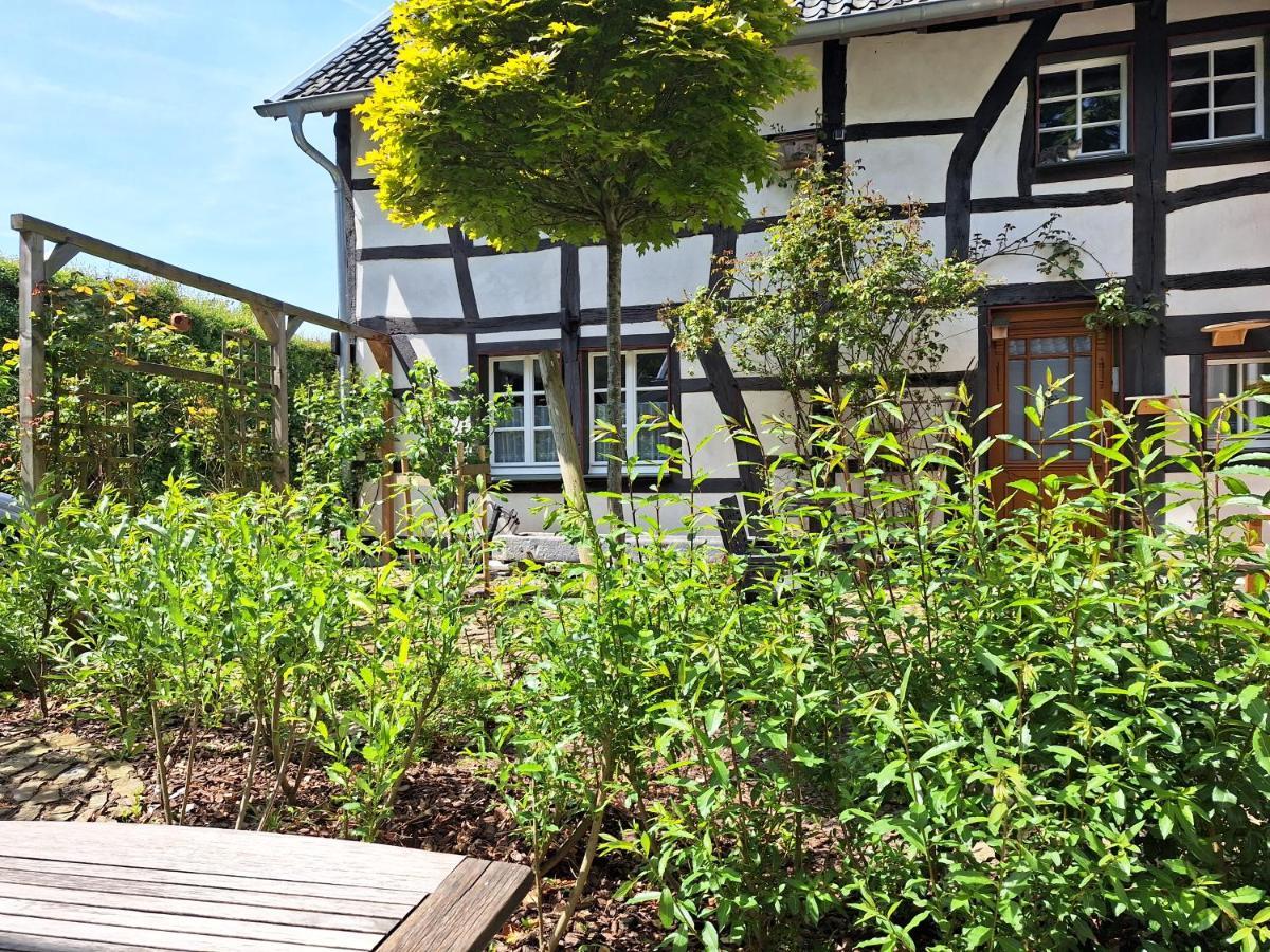 Ferienhaus Altes Backhaus Roetgen Buitenkant foto