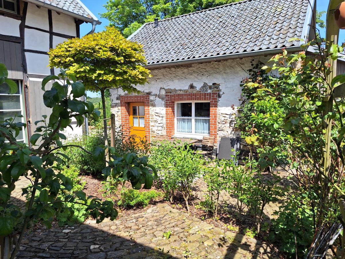 Ferienhaus Altes Backhaus Roetgen Buitenkant foto